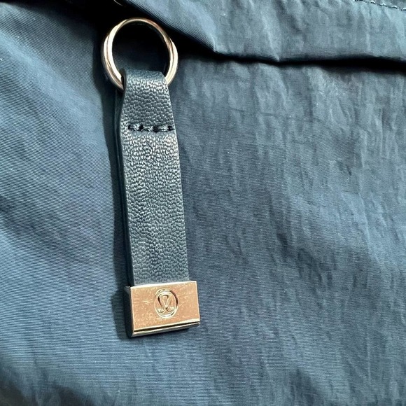 Code Blue lululemon On the Beat Belt Bag *4.5 - Picture 4 of 12